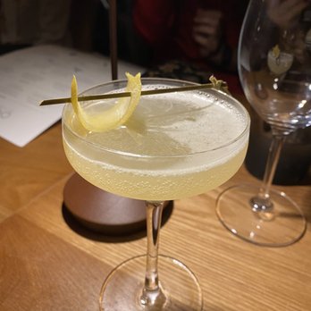 Chica Miami - Bees knee's cocktail - Latin American Near Me - Miami, Florida Chica Miami - Bees knee's cocktail - Latin American Near Me - Miami, Florida