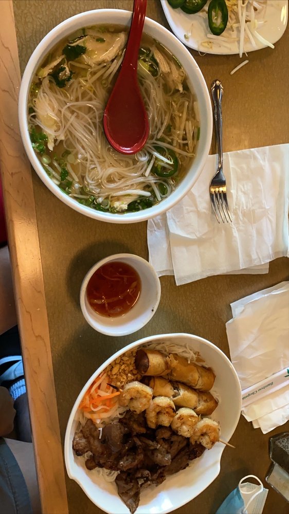 Be's Noodles & Banh Mi