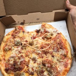 Queen's Pizza & Subs