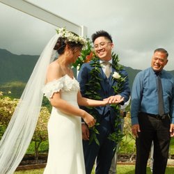 Simple Oahu Wedding