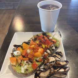 Java Café - Veggie Toast, Rooibis Tea