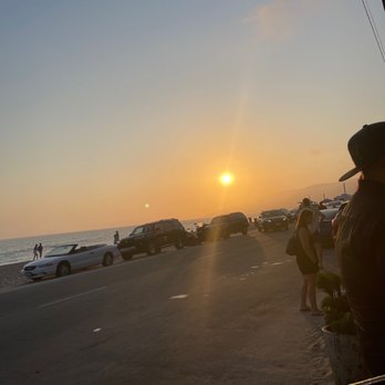 The Sunset Restaurant - Beautiful view - New American Near Me - Malibu, California The Sunset Restaurant - Beautiful view - New American Near Me - Malibu, California