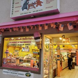 Grandma's Mountain Cookies - Front entrance.