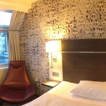 Scandic Victoria - Emotional painting in my contemporary room - Hotels Near Me - Oslo, 03