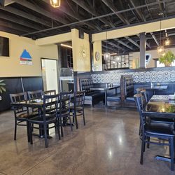 El Puente - Dining room