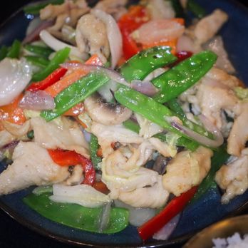 Moon Wok Kitchen & Lounge - Chicken and rice dish which was gluten-free - Chinese Near Me - Orlando, Florida Moon Wok Kitchen & Lounge - Chicken and rice dish which was gluten-free - Chinese Near Me - Orlando, Florida