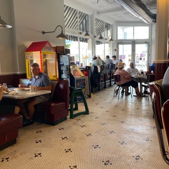 Frost Cafe - people sitting at tables in a restaurant - Diners Near Me - Culpeper, Virginia