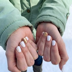Jelly Nail - Gel manicure with gold details