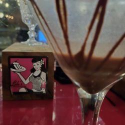 Lulu's Chocolate Bar - I used a spoon to scrape this chocolate sauce drizzle from the glass after my drink was gone.