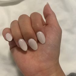 Infinity Nails - Chipped gel polish and broken acrylic tip after 1 day