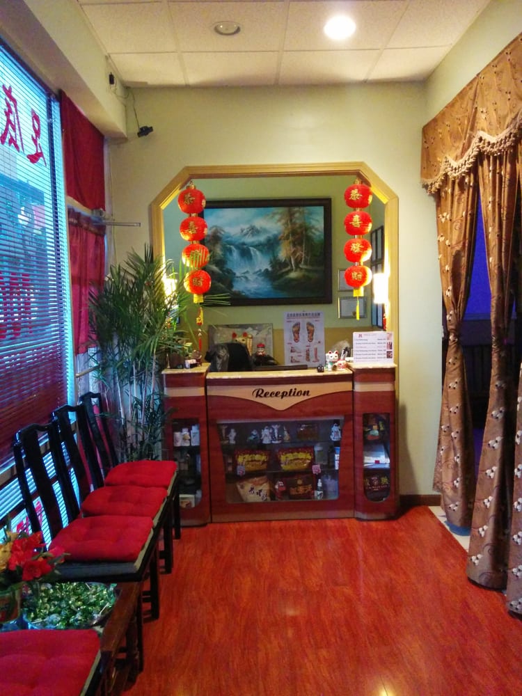 LUCKY FEET Updated September 2024 18 Photos & 43 Reviews 9715