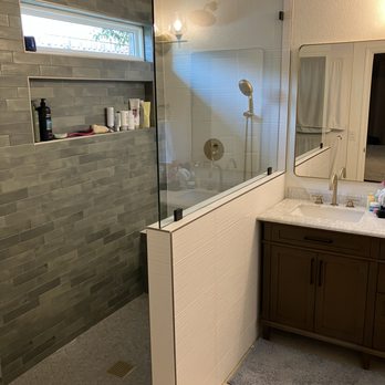Flint Arrow - Finished bathroom with glass installed - General Contractors Near Me - Jonestown, Texas Flint Arrow - Finished bathroom with glass installed - General Contractors Near Me - Jonestown, Texas