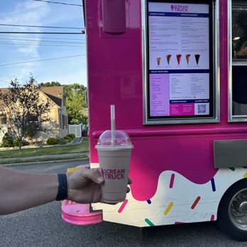 Scream Truck - Chocolate PB Shake - Food Trucks Near Me Scream Truck - Chocolate PB Shake - Food Trucks Near Me