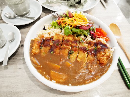 KUU Café + Japanese kitchen. by null