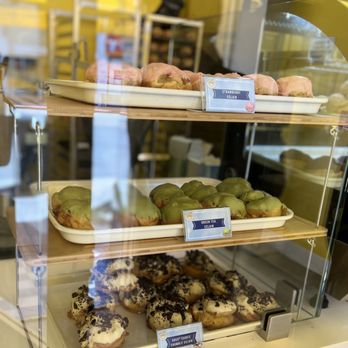 Beard Papa’s - Desserts Near Me - Pasadena, California