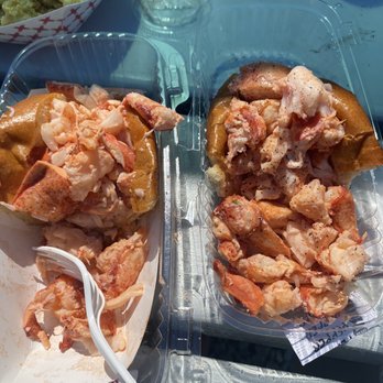 Green Harbor Lobster Pound - Jumbo lobster roll cut in half - Seafood Near Me - Marshfield, Massachusetts Green Harbor Lobster Pound - Jumbo lobster roll cut in half - Seafood Near Me - Marshfield, Massachusetts