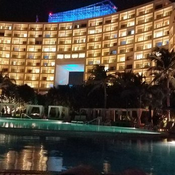 Live Aqua Resort - The hotel at night - Resorts Near Me - Cancún, ROO