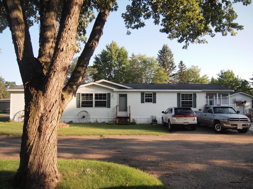 HILLCREST ESTATES Updated June 2024 17 Photos 1028 Oak Dr