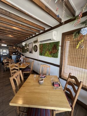 Llama Restaurant by null