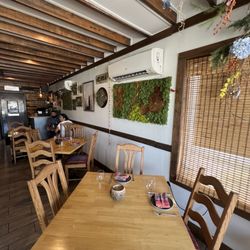 Llama Restaurant - Table view