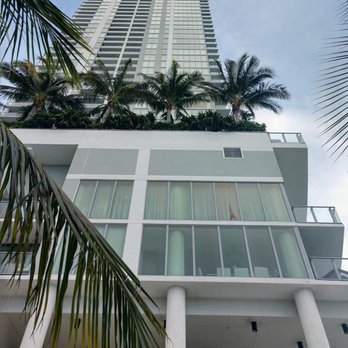 Biscayne Beach Miami - the property from the pool area - Condominiums Near Me - Miami, Florida Biscayne Beach Miami - the property from the pool area - Condominiums Near Me - Miami, Florida