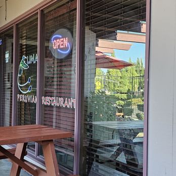 Lima Peruvian Restaurant - Outside patio seating - Peruvian Near Me - Beaverton, Oregon
