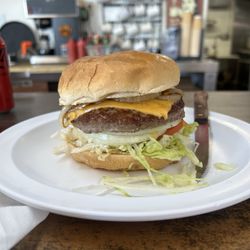 Maggie's Restaurant - Cheeseburger