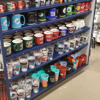 Lids Locker Room - Sports Wear Near Me - Plantation, Florida