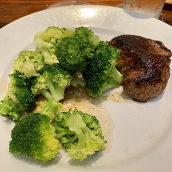 LongHorn Steakhouse - 6oz steak and Fresh Steamed Broccoli - Steakhouses Near Me - Harlingen, Texas