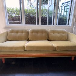 Interiors Made Eezzy - Adrian Pearsall midcentury couch