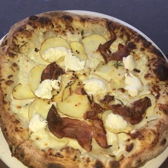 Mad Pizza E Bar Surry Hills 49 Photos 32 Reviews Pizza 285a Crown Street Sydney New South Wales Australia Restaurant Reviews Phone Number