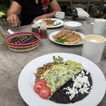El Manati - Maya omelette - Breakfast & Brunch Near Me - Bacalar, ROO El Manati - Maya omelette - Breakfast & Brunch Near Me - Bacalar, ROO
