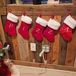 Rocky's - Cute Christmas decorations. Great customer service. Very friendly