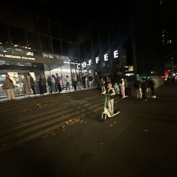 FOB Sushi Bar - Line at 7:15pm (store closes at 8) - Sushi Bars Near Me - Seattle, Washington