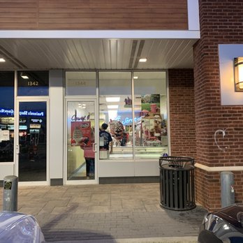 Carvel - Carvel  Hewlett location - Ice Cream & Frozen Yogurt Near Me - Hewlett, New York