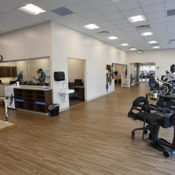 AdventHealth Sports Med & Rehab - Feel your best with our certified physical therapists who create a treatment plan customized to meet your unique needs.