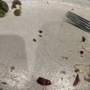 North Italia - 2 hairs at the bottom of my salad : ( - Pizza Near Me - El Segundo, California