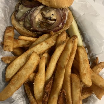 Moo Moo's Burger Barn - Jalapeño onion burger with Moo's Beer Battered Fries Basket - Burgers Near Me - Lodi, California