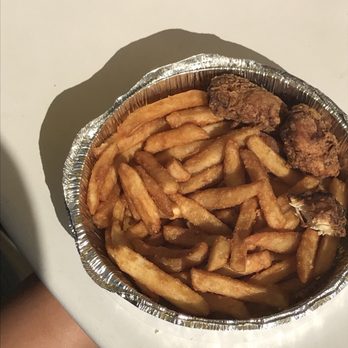 Di Farina Pizzeria - Burnt tiny chicken tenders - Pizza Near Me - Westfield, New Jersey Di Farina Pizzeria - Burnt tiny chicken tenders - Pizza Near Me - Westfield, New Jersey