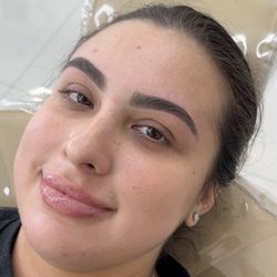 Pretty Aura - Brow Mapping included in this beautiful brow threading