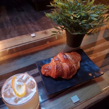 El Barrista Cafe - Breakfast & Brunch Near Me - New York, New York