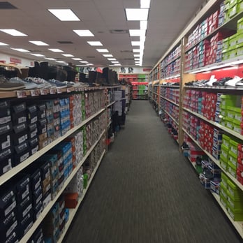 Famous Footwear - Accessories Near Me - Valley Stream, New York