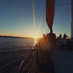 Scovare Expeditions - Schooner Rose sailing on the Colombia with a beautiful sunset!
