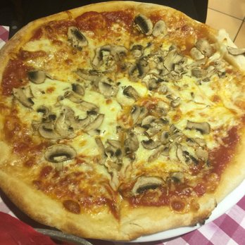 La Forchetta D'oro - Funghi Pizza - Italian Near Me - Rome, RM La Forchetta D'oro - Funghi Pizza - Italian Near Me - Rome, RM