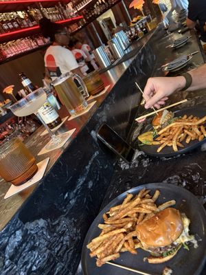 Hiro Bar Izakaya by null