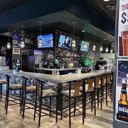 Keglers Sports Lounge - Nice looking bar