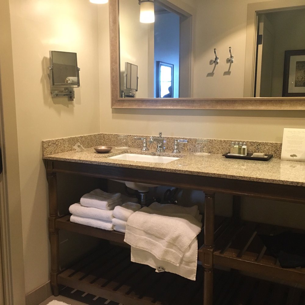 Ponte Vineyard Inn - Bathroom - Hotels Near Me - Temecula, California Ponte Vineyard Inn - Bathroom - Hotels Near Me - Temecula, California