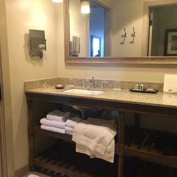Ponte Vineyard Inn - Bathroom - Hotels Near Me - Temecula, California