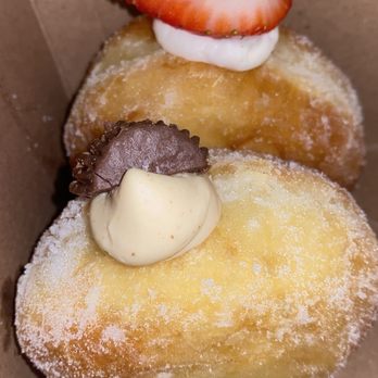 Good Lazy Donuts - Strawberries n Cream & Peanut Butter - Donuts Near Me - Issaquah, Washington Good Lazy Donuts - Strawberries n Cream & Peanut Butter - Donuts Near Me - Issaquah, Washington