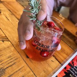 Rolling Oven - Cranberry cocktail
